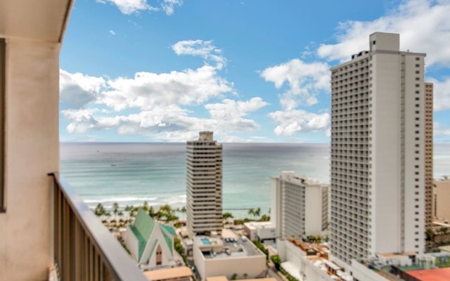 Waikiki Banyan #2801-1 by RedAwning