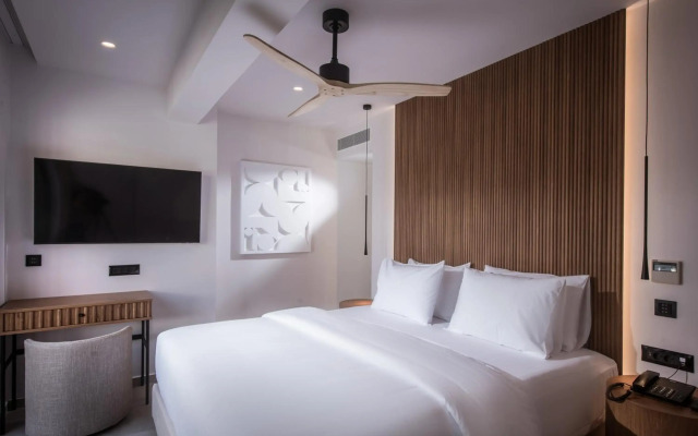 Noble Hotel Suites - Adults Only