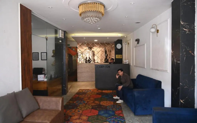 OYO 89326 Maharaja Hotel