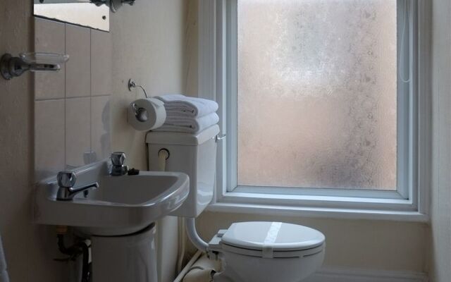 Thorncliffe Hotel