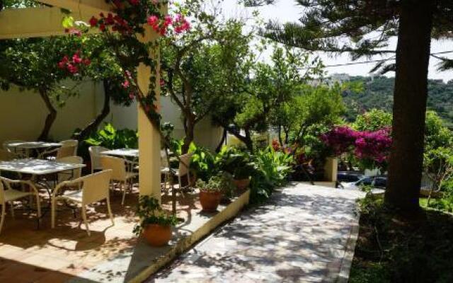 Aparthotel 4 Stars Stalos