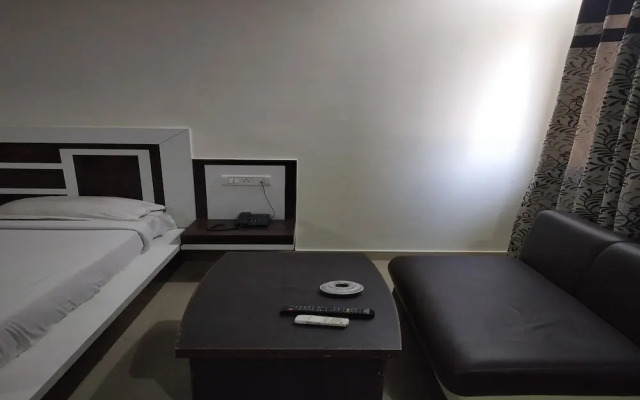 Oyo 24940 Mahadev Inn