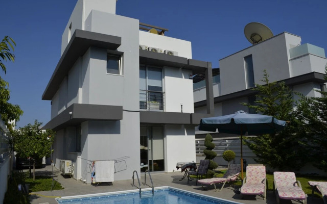 Fleur De Mer Villa in Hi-Tech Style