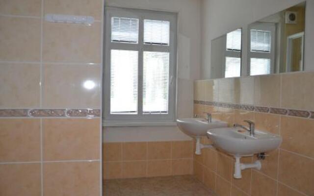 Hostel A Penzion Fortuna