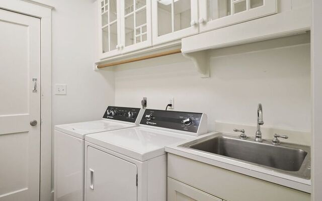 Bourbon Breeze by Five Star Properties