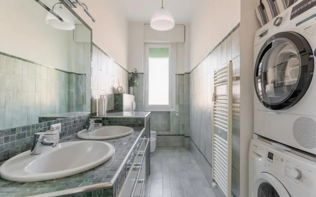 Modern Petroleum Apartment by Wonderful Italy