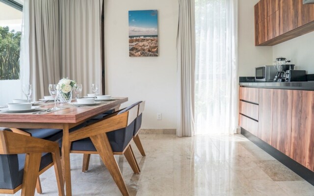 Stunning 2BR Condo Breathtaking Sky Bar Rooftop Pool Gym