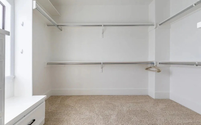 BIZI near Galleria Mall