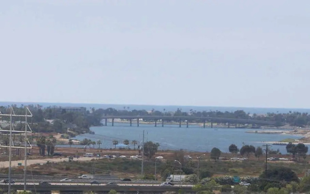 EZ 8 Motel South Bay