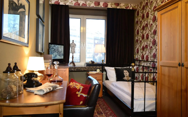 hotel friends Dusseldorf Downtown