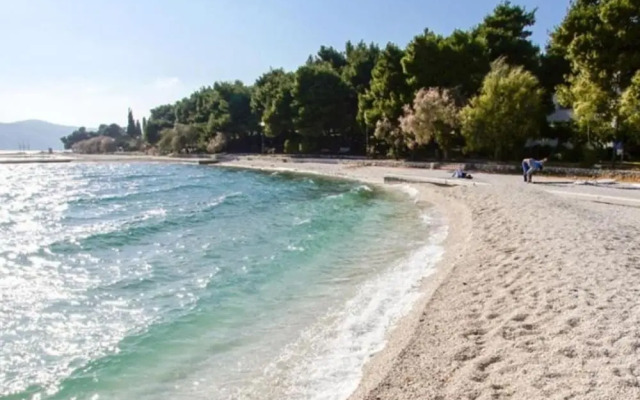 Apartment Aniva - 50 m From the sea