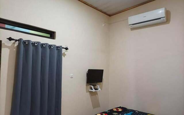 OYO 93741 Ayna Kost Syariah