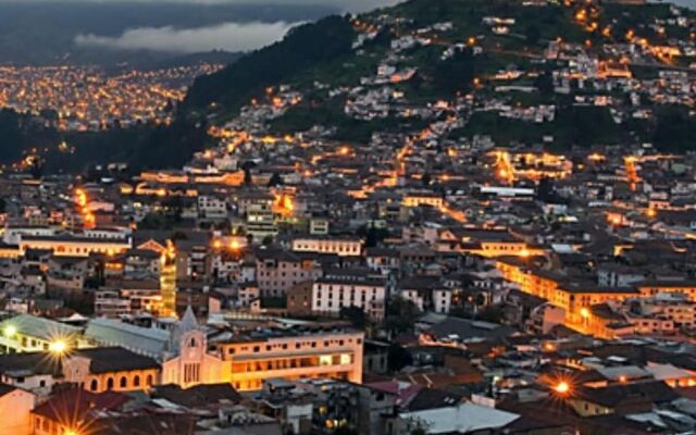 Hotel Muros Quito