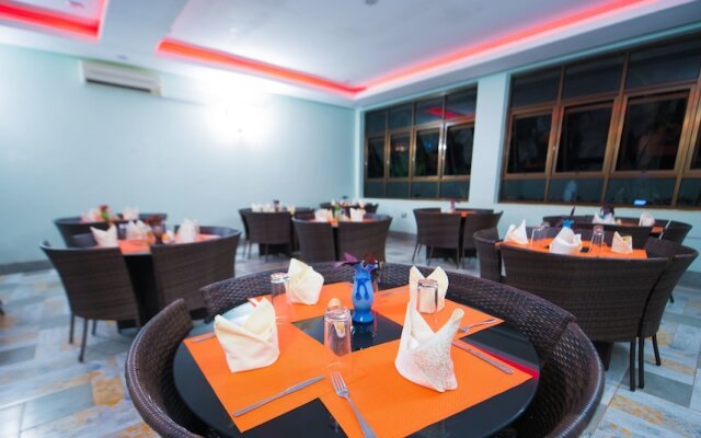 Ci'Sand Suites Hotel