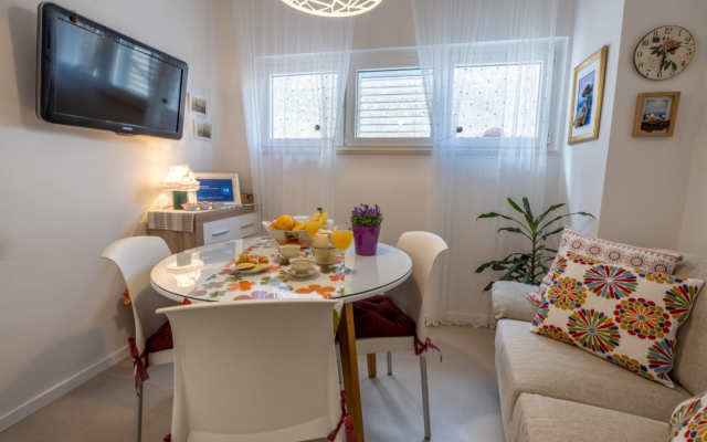 Apartment Ljubav - with parking : A1 Makarska, Riviera Makarska