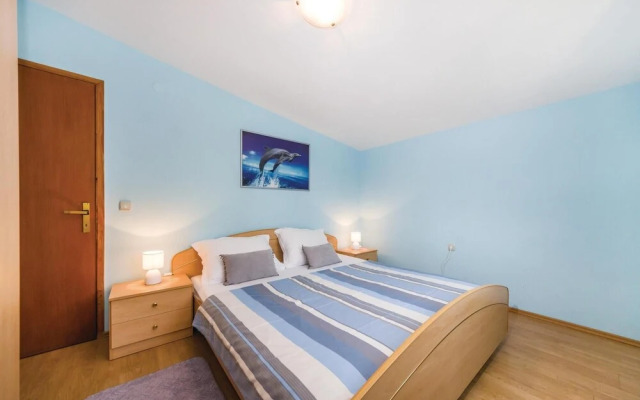 Amazing Home in Privlaka With 6 Bedrooms and Wifi