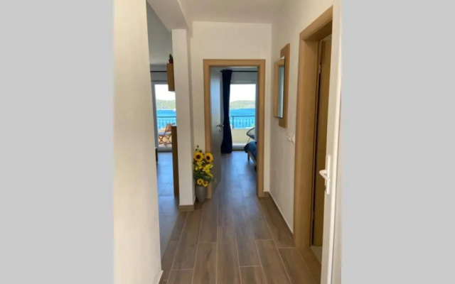 Apartment Sandra (2+2) with a breathtaking view 2