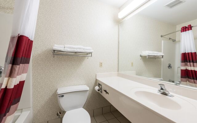 Red Roof Inn & Suites Knoxville East