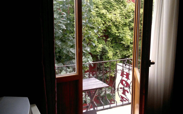 Emre Hotel