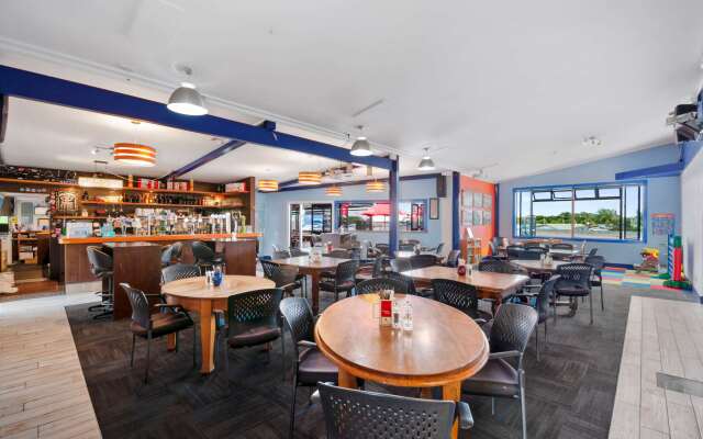 Comfort Inn Westshore Beach
