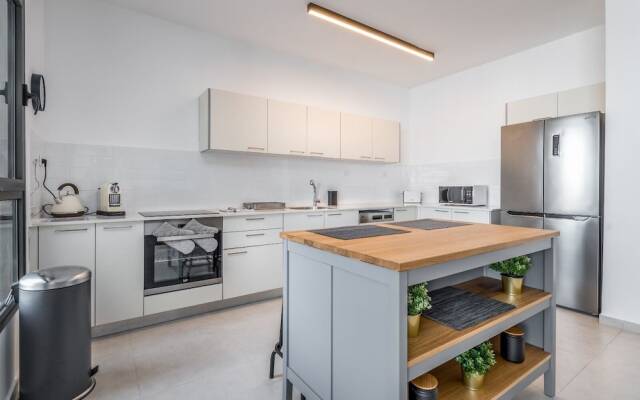 luxury garden apartment heated pool