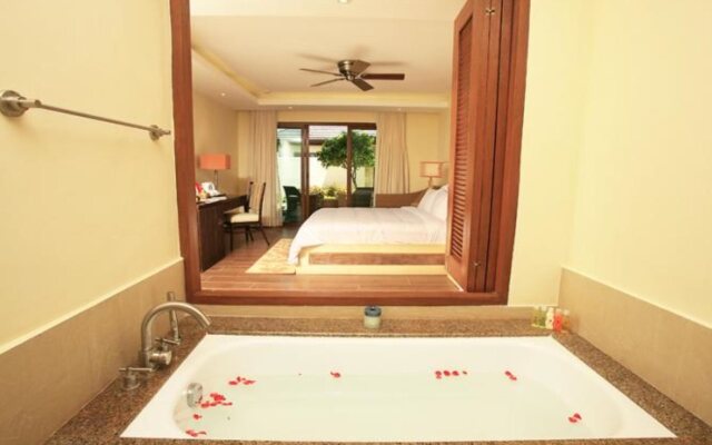 Crimson Resort and Spa Mactan