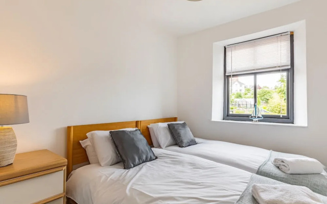 7 Severn Terrace