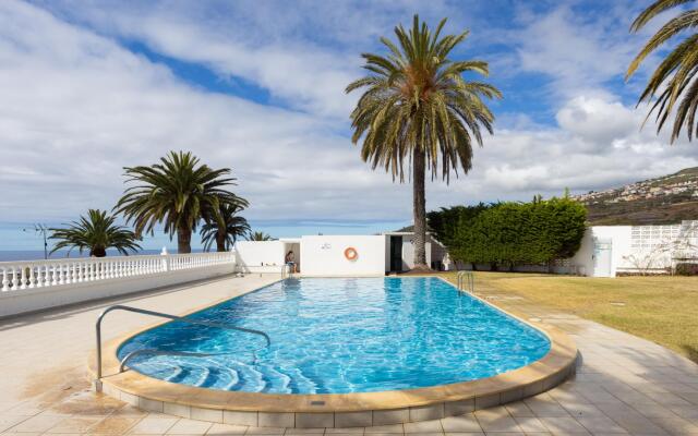 Home2Book Impressive Sea View La Victoria, Pool