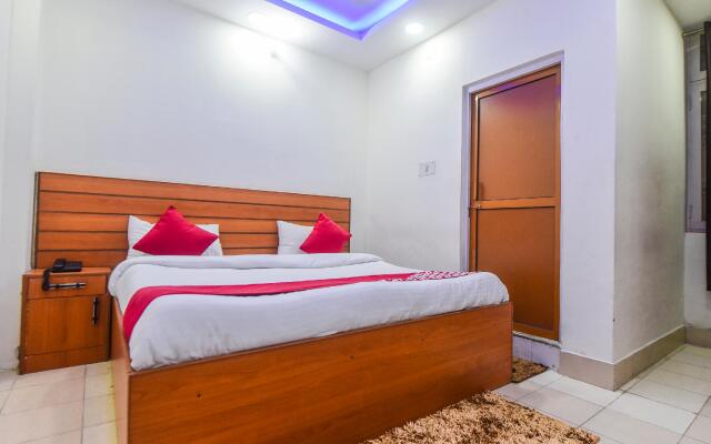 OYO 12846 Hotel Sunita