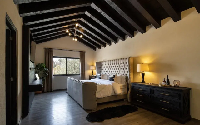 Escape to Private & Safe 5Bed with Pools