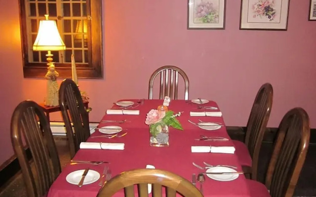 Pathsaala Inn & Restaurant