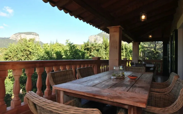 Spacious Mansion in Alaró With Swimming Pool