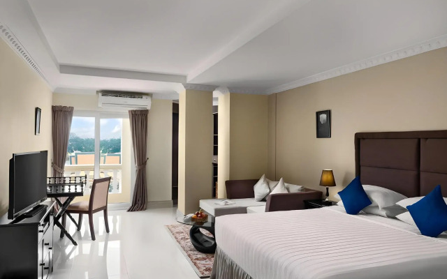 Palace Gate Hotel & Residence by EHM