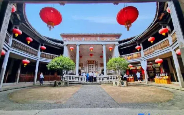 Longyan Tulou Kangnong Inn