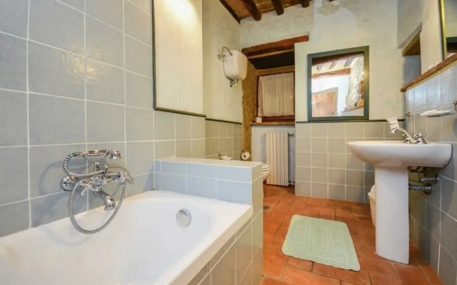 Stunning Holiday Home in Umbria with Hot Tub