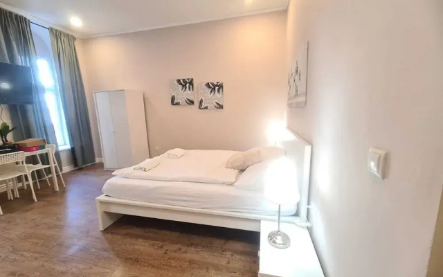 Smart Stay Near Stadthalle