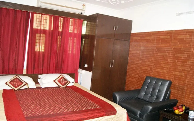 Hotel Satya Palace