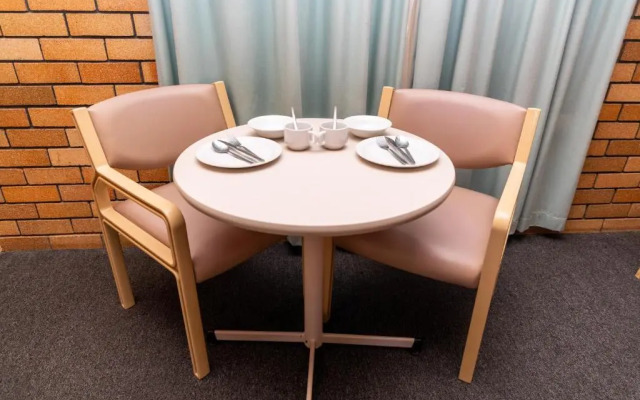 All Travellers Motor inn