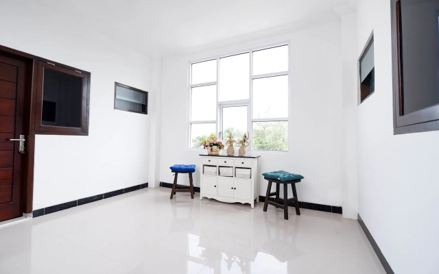 Four D'home by OYO Rooms