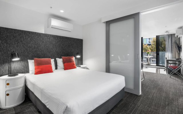 MainStay Suites Abbotsford – Guest Rooms – Melbourne