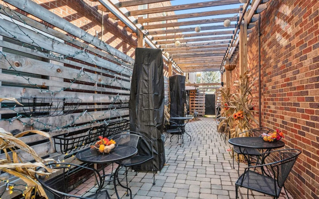 Historic Hotel Nichols