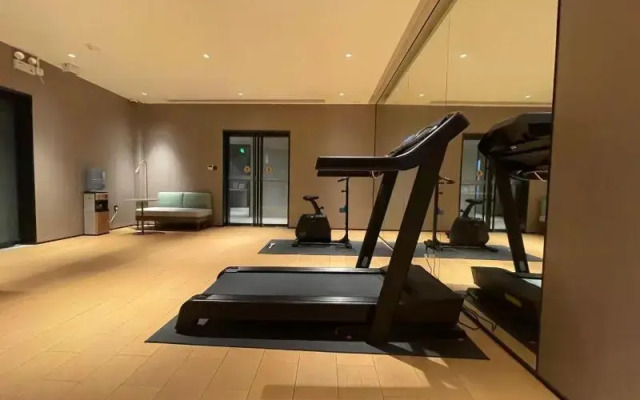 Ji Hotel (Shanghai Xujiahui Guanshengyuan Road)