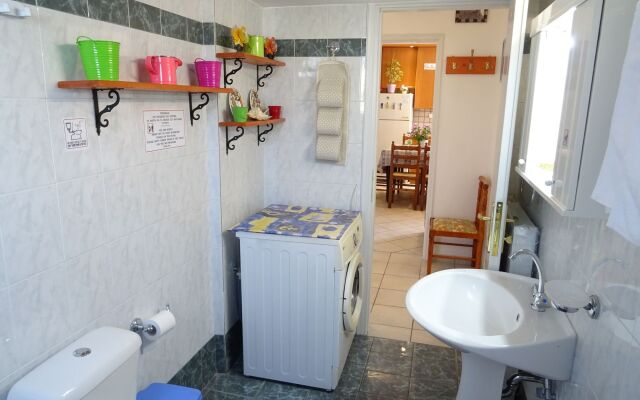 Kontaratos Studios & Apartments