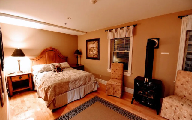The Burleigh Falls Inn & Suites
