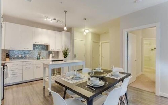 Two-Bedroom On H 77