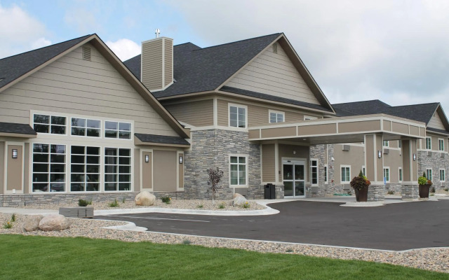 GrandStay Hotel & Suites