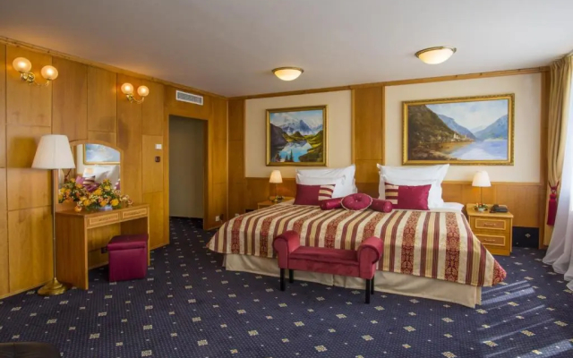 TOP HOTEL Praha & Conference Centre