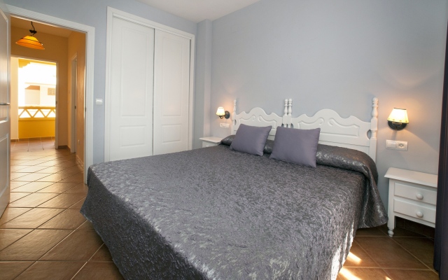 Apartamentos Leo Canela