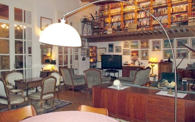 Dolphin's B&B