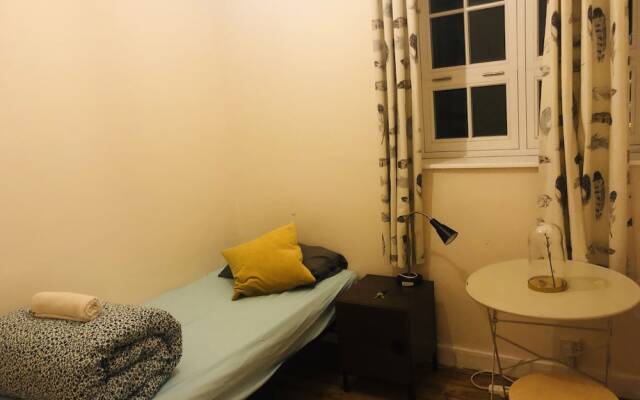 3bed apartment next to eurostar station